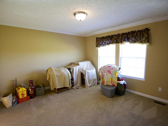 2nd image of 515 Oakshire Ln