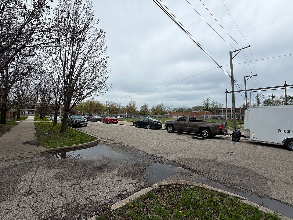 2nd image of 517 N Sawyer Ave