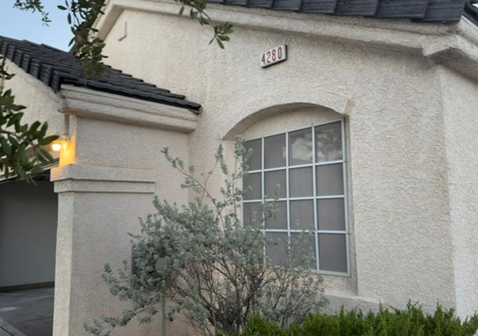 Gorgeous 3Bdrm 2 bath home — Photo 2