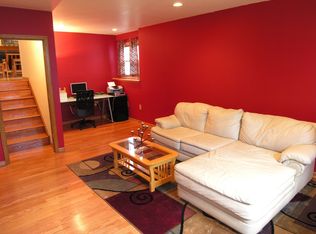 2289 High Point Dr, Lindenhurst, IL 60046