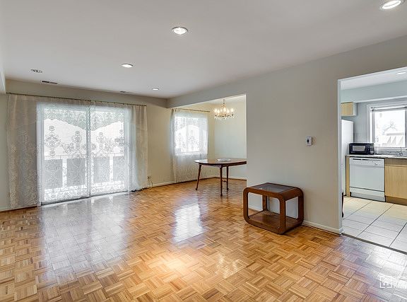 2nd image of 8230 Elmwood St #206