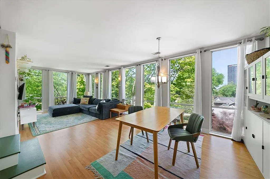 2 bed, 1.5 bath, 1008 sqft, $3,200 — Photo 1