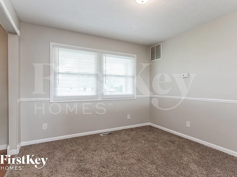 130 Circle Dr — Photo 8