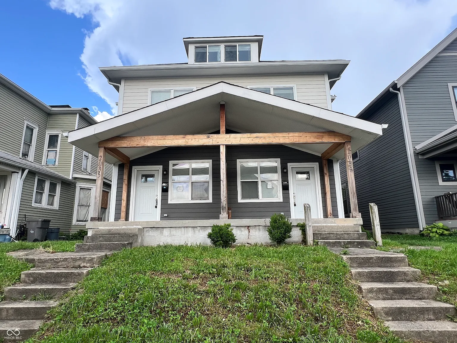 2033 Carrollton Ave photo 1
