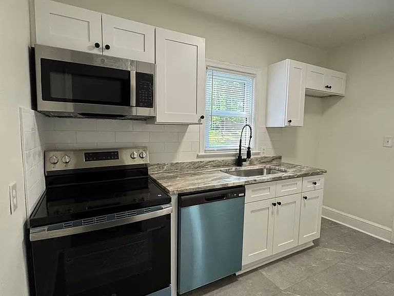 1111 Bridges Dr — Photo 15