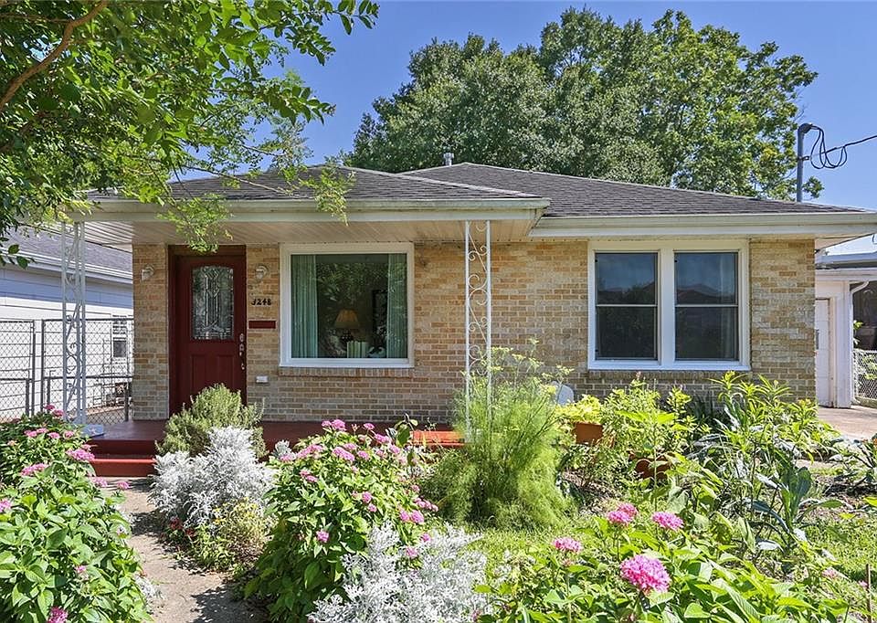 1st image of 3248 Castiglione St
