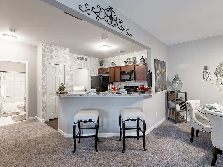 Harvard Place Apartments — Photo 23