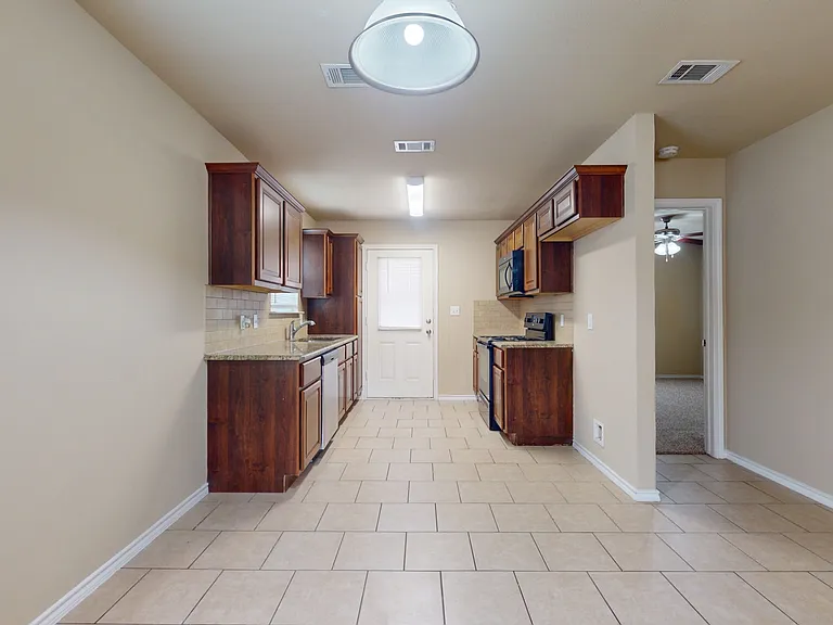812 Parkplace Rdg — Photo 4