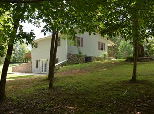 1796 Greenbriar Rd, Breeding, KY 42715
