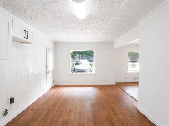 5th image of 2203 2nd Ave