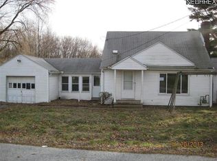 6894 Oakfield St NE, East Canton, OH 44730