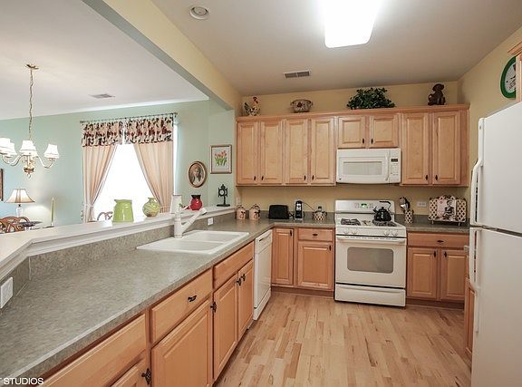 4th image of 13465 Honeysuckle Dr