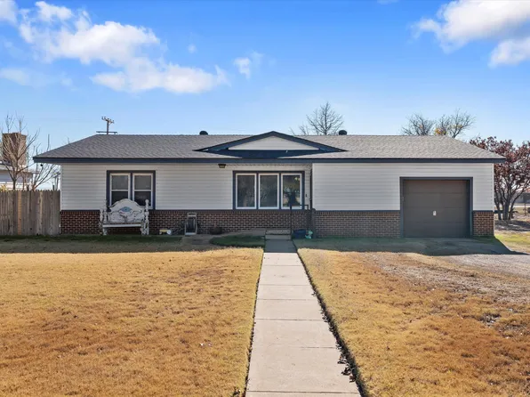 110 W Monroe St, Levelland, TX 79336