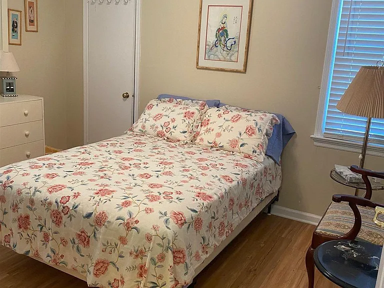 135 N Woodcrest Ave — Photo 9