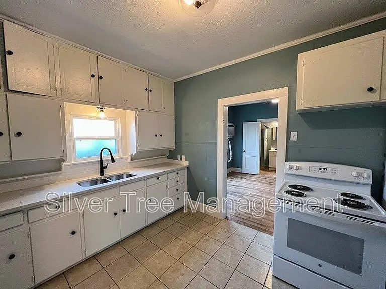 3217 NW 29th St #103 — Photo 11