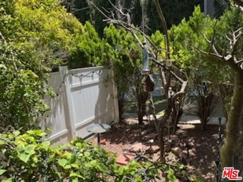 2 bed, 1.0 bath, 850 sqft, $3,850 — Photo 4