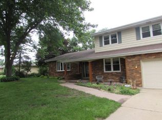 3203 S Rose Ct, Beloit, WI 53511