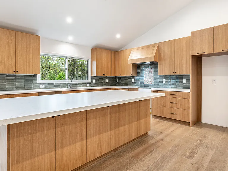 4285 La Salle Ave — Photo 3