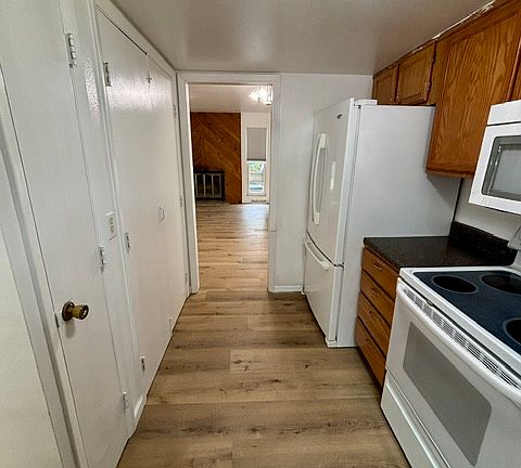 2nd image of 83 S Newland Ct