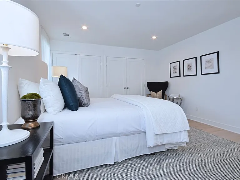 4641 Cahuenga Blvd — Photo 26