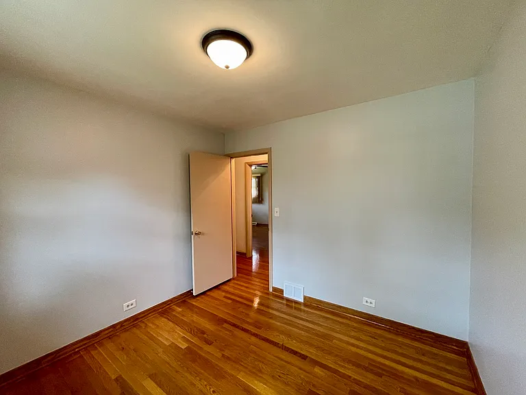 7150 N Crawford Ave — Photo 14