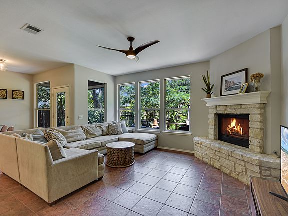 4th image of 5112 Crystal Water Dr