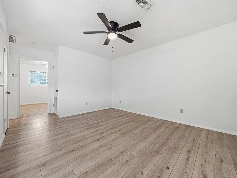 1601 Berry St #1 — Photo 17