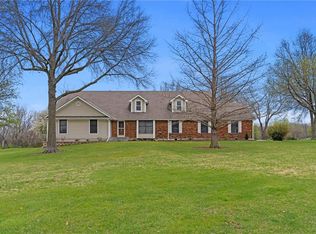 1103 N Prairie Ln, Raymore, MO 64083