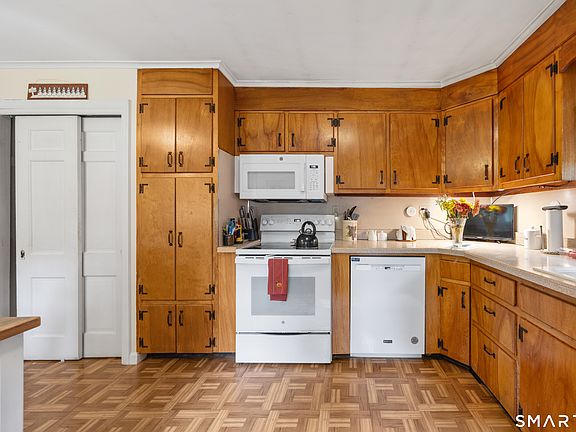 2nd image of 84 Mountain View Terrace