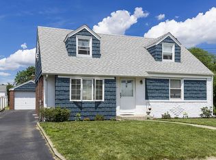 45 Sheridan St, Valley Stream, NY 11580