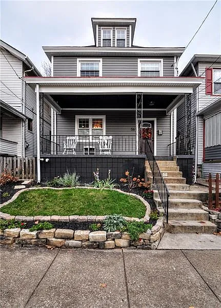 56 Admiral Dewey Ave photo 1