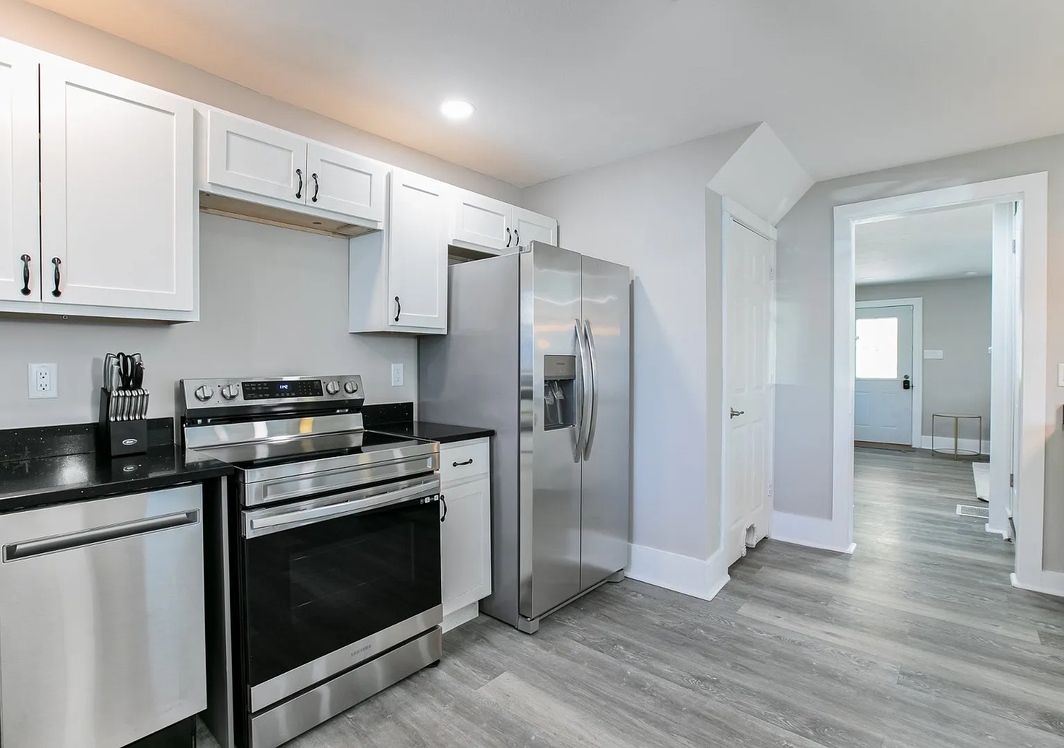 3 bed, 2150 sqft, $2,395 — Photo 4