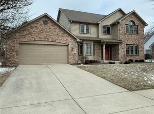 1084 Hudson Bay Dr, Greenwood, IN 46142