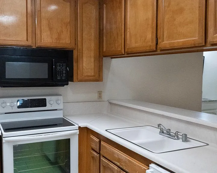 7010 N Thorne Ave — Photo 11