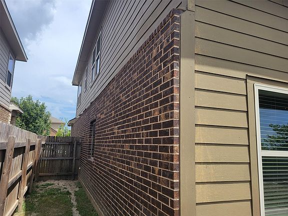 4th image of 225 Shale Cir