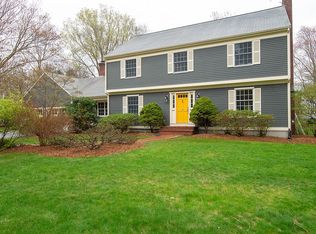 9 Boxwood Ct, Barrington, RI 02806