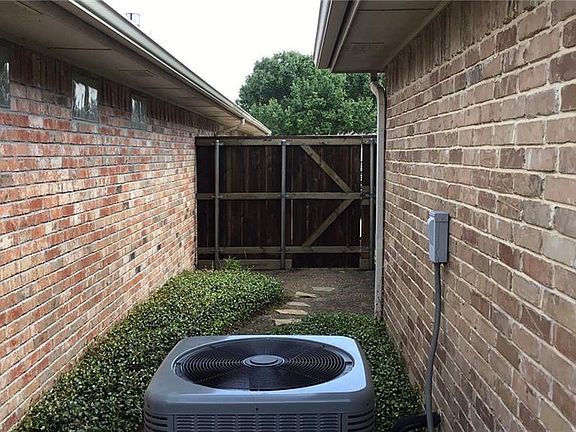 5th image of 703 Dogwood Ln