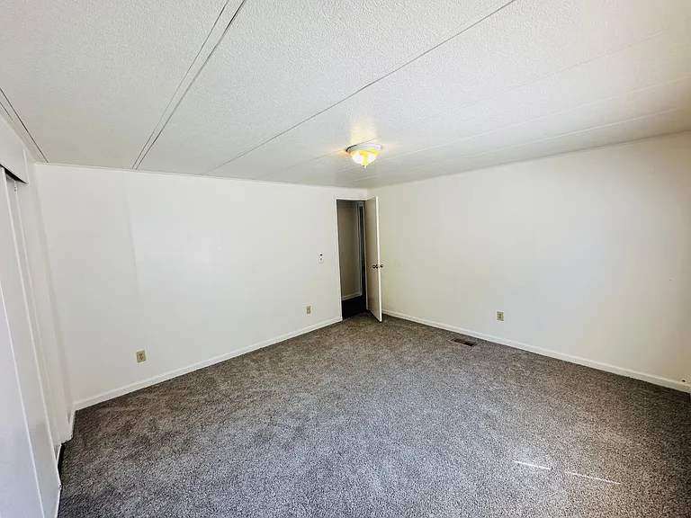 14014 NE 70th Ave — Photo 16