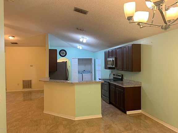 5th image of 2675 Lantana Lakes Dr E