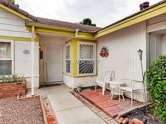 3rd image of 7681 Gallant Cir
