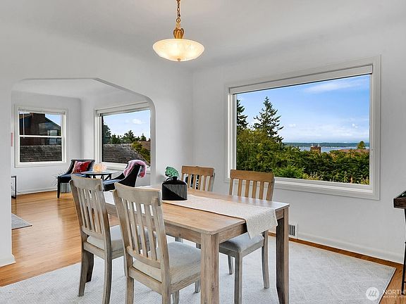 5th image of 6921 39th Avenue SW