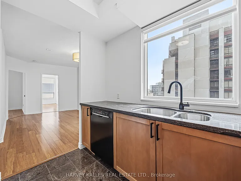 55 Bloor St E #1907 — Photo 9