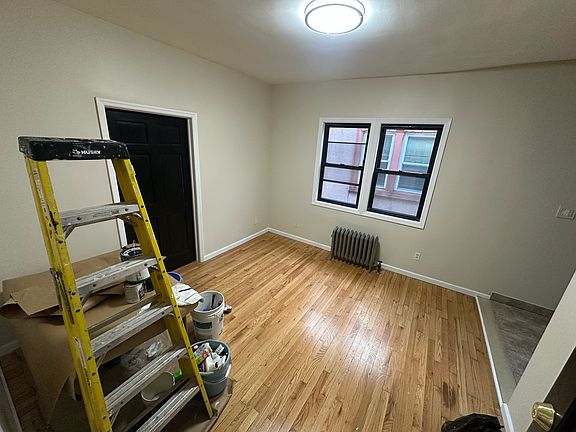 3rd image of 6043 75th St #2