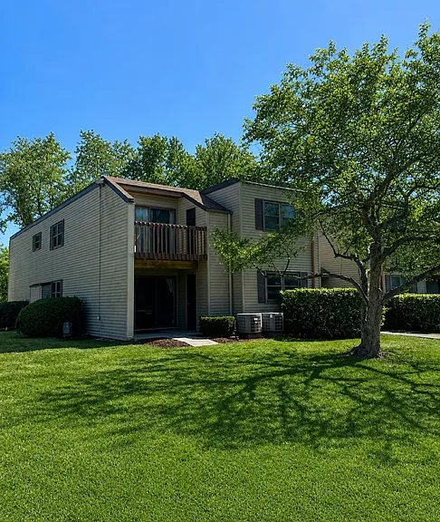 1301 Twin Circle Dr — Photo 2