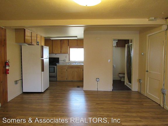 3rd image of 602 D St