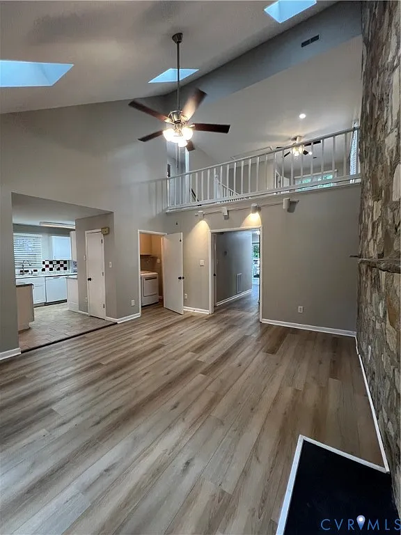 3 bed, 2.5 bath, 1633 sqft, $2,350 — Photo 2