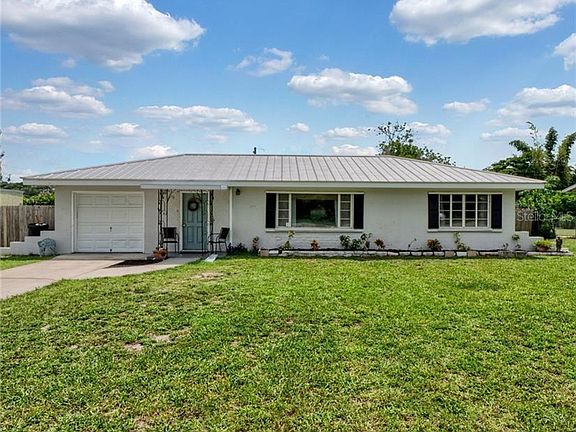 2nd image of 542 Poincianna Dr