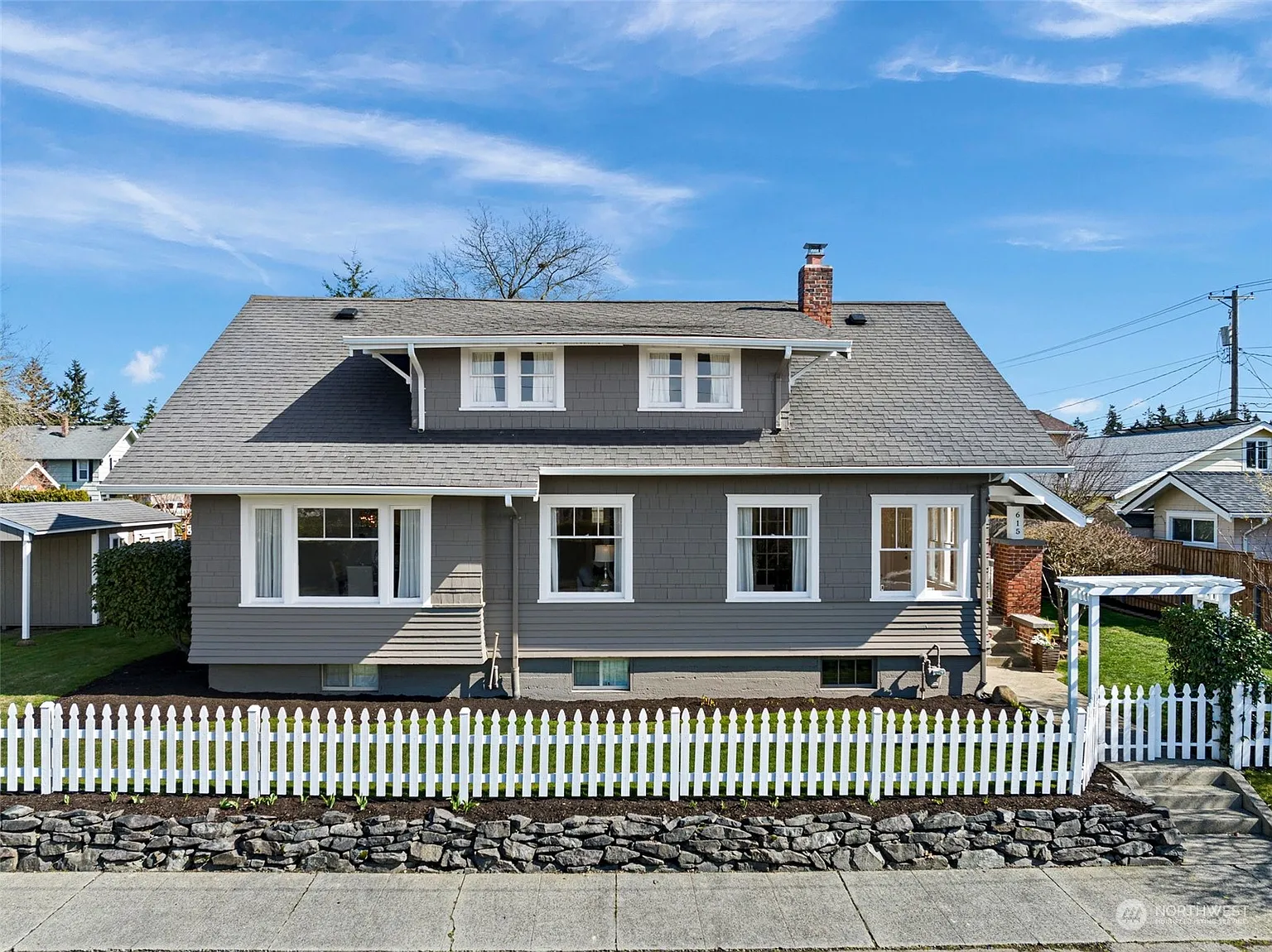 615 N Adams Street photo 1
