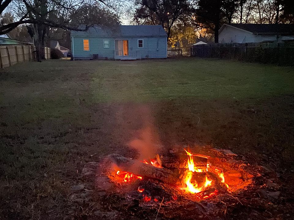 2nd image of 1634 E Alta St