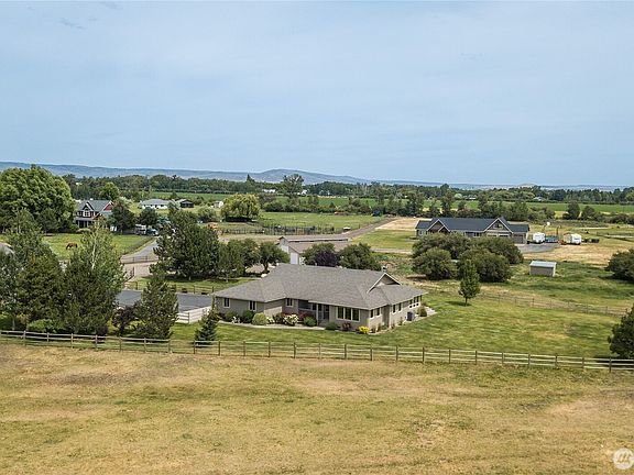 2nd image of 360 Double Creek Lane